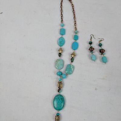 Costume Jewelry: Turquoise/Gold Tone Necklace W/ Earrings