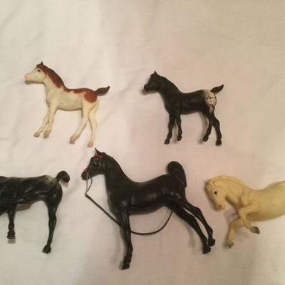 Lot of 5 vintage Breyer Horses all in VGor better conditions.