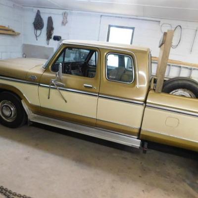1979 Ford 350 Ranger Lariat Supercab Large Bed Showing 59,000 Miles