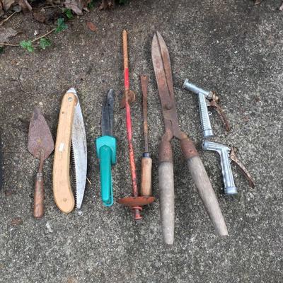 Lot 82 - Garden Tools