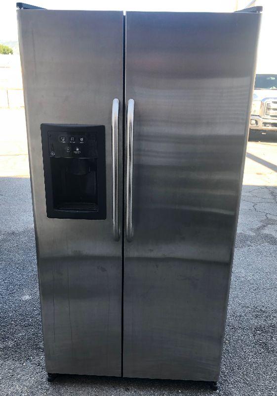 GE Stainless Refrigerator Side by Side, Ice maker