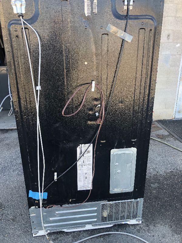 GE Stainless Refrigerator Side by Side, Ice maker