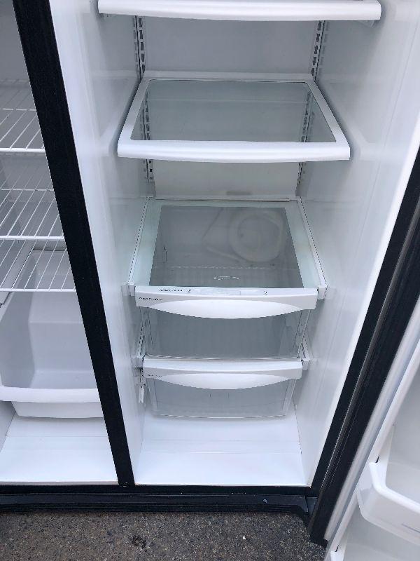 GE Stainless Refrigerator Side by Side, Ice maker