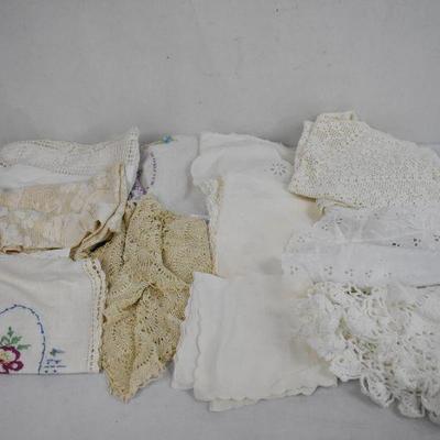 14 Vintage Linens White/Cream - Needs Cleaning