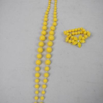 Costume Jewelry: Yellow/Flower Necklace & Bracelet