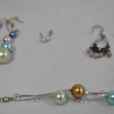 Costume Jewelry: Colorful Faux Pearl Bracelet, & 3 Earrings