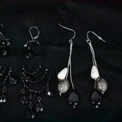 Costume Jewelry: 2 Pair Black Earrings