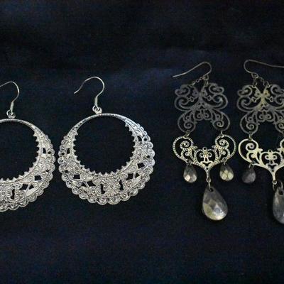 Costume Jewelry: 2 Pair Bronze Earrings