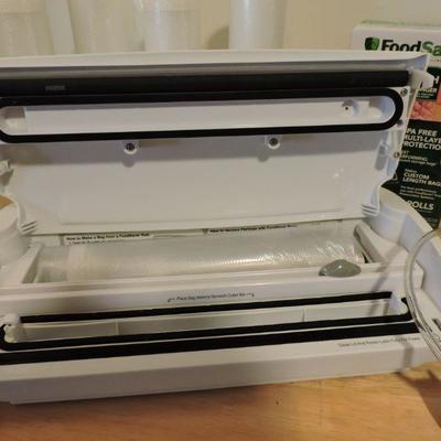 Foodsaver V2450 with Bags