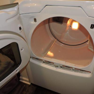 Maytag Bravos XL Electric Dryer - Like New!