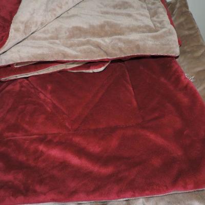 Queen Red and Tan Velvet Bedspread with 2 Shams