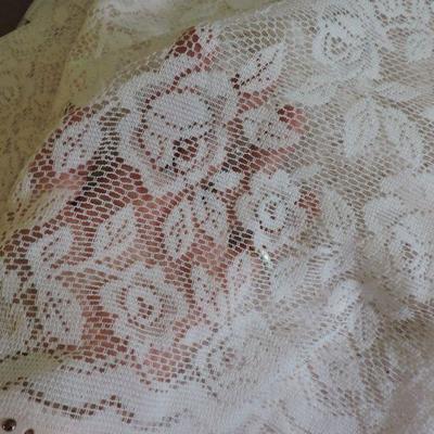 Set of 4 Lace Curtains in Rose Pattern
