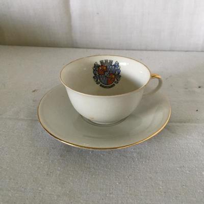 Lot 100 - Tea Cups & Lace