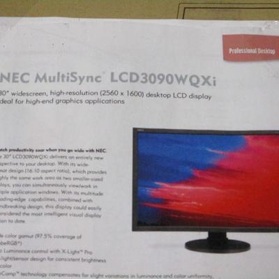 Lot 7 - NEC MultiSync LCD3090WQXi Monitor