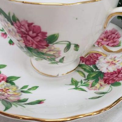 Vintage Royal Vale Bone China Teacup & Saucer - Pattern 7109