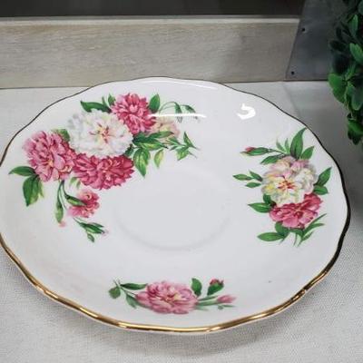 Vintage Royal Vale Bone China Teacup & Saucer - Pattern 7109