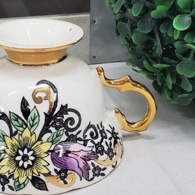 Vintage Rosina Queens Bone China Made in England Tea Cup, Pattern No. 4935