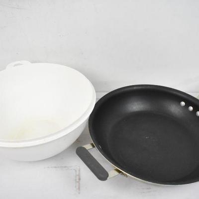 Plastic Bowl & Farberware Frying Pan/Wok