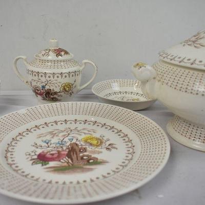 44 Piece Dishware Set, Nearly Complete for 9 Places, See Full Description