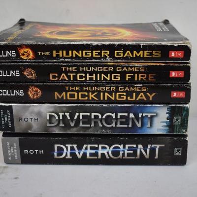5 Paperback Books - Young Adult Hunger Games & Divergent