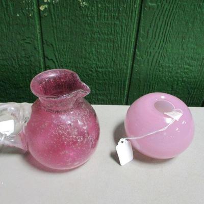 Lot 36 - 1 Piece Is A Henry Dean Round Pink Studio Glass Vase