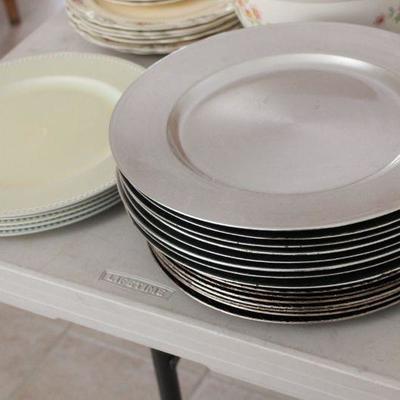 Lot 22 Charger Plates