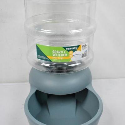 Gravity Waterer for Pets 4 Gal- New