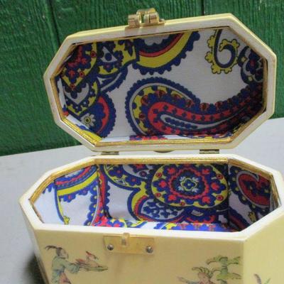 Lot 88 - Decorative Asian Box - Bakelite?