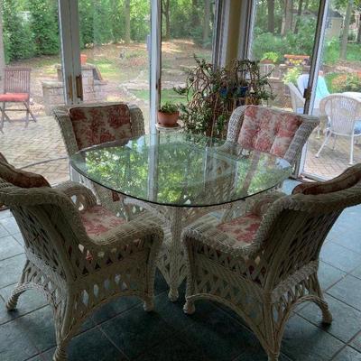 Natural Wicker Table Dining Set with 4 Chairs