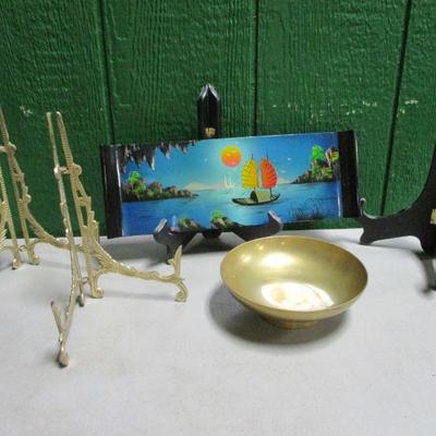 Lot 128 - Picture Holders - Bowl - Tray
