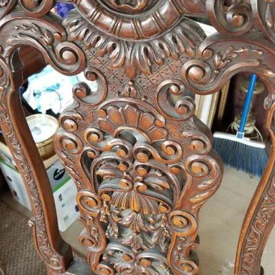 Handcarved Vintage Queens chair