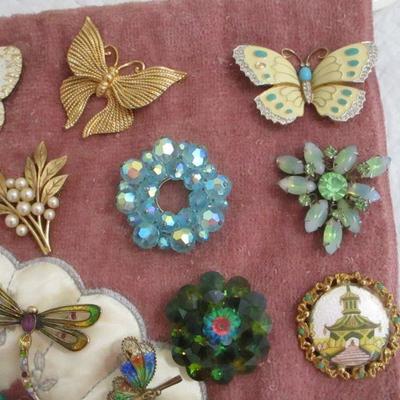 Lot 130 - Various Brooch Pendants  - Butterflies