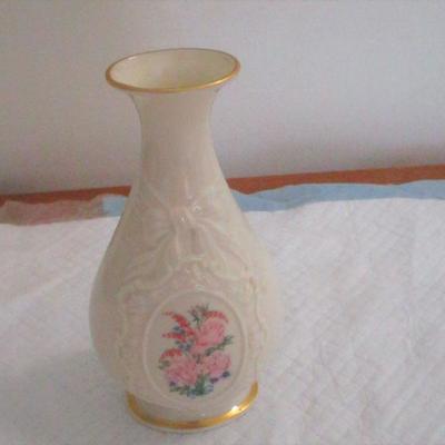 Lot 132 - Lenox Vase - The Flowers Of Love