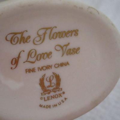 Lot 132 - Lenox Vase - The Flowers Of Love
