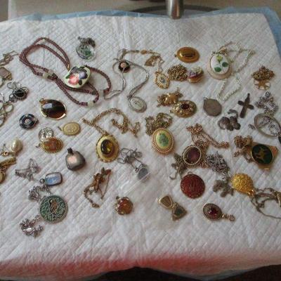 Lot 149 - Variety Of Costume Necklaces & Pendants 