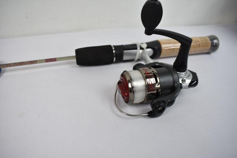Zebco Dock Demon Deluxe Fishing Pole 36 Rod - New