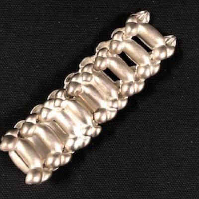 Ladies Silver tone Link Bracelet