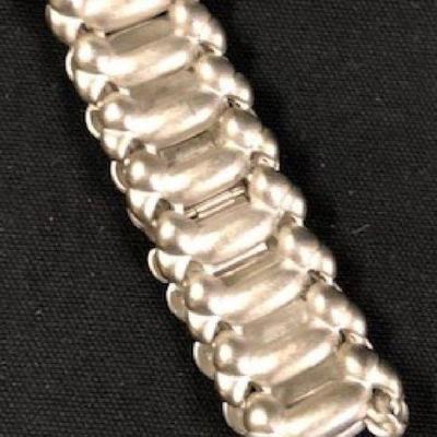 Ladies Silver tone Link Bracelet
