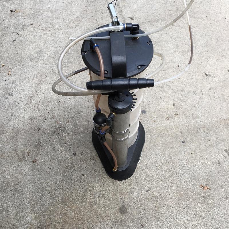 Lot 114 Manual Fluid Evacuator