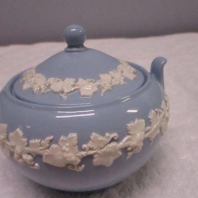Lot 44 - Wedgwood Sugar Bowl With Lid - Embossed Queen's Ware