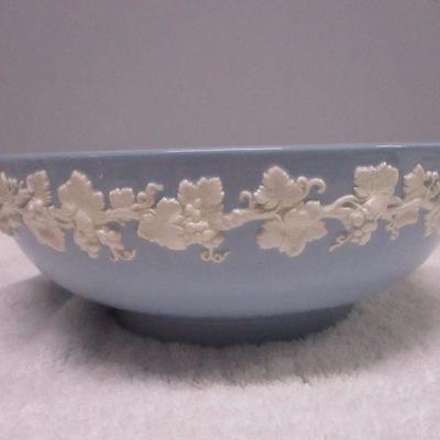 Lot 50 - Wedgwood Serving Bowl - Embossed Queen's Ware
