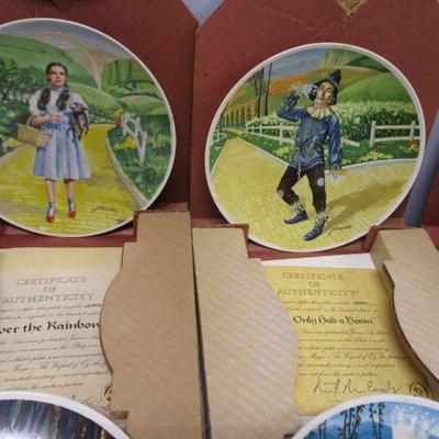 Lot 63 - Set of 8 WIZARD OF OZ Plates 