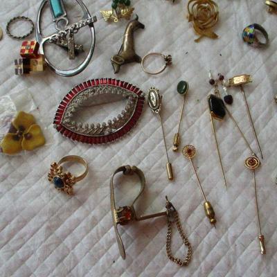 Lot 153 - Costume Jewelry - Stick Pins - Brooches  