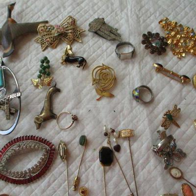Lot 153 - Costume Jewelry - Stick Pins - Brooches  