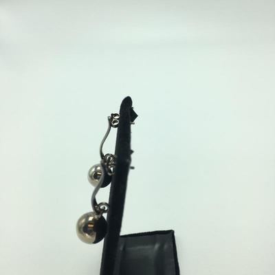 Lot 4 - Five Pairs of Drop Earrings