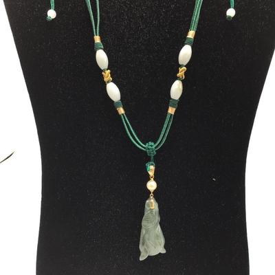 Lot 16 - Green Jade Stone Necklace 