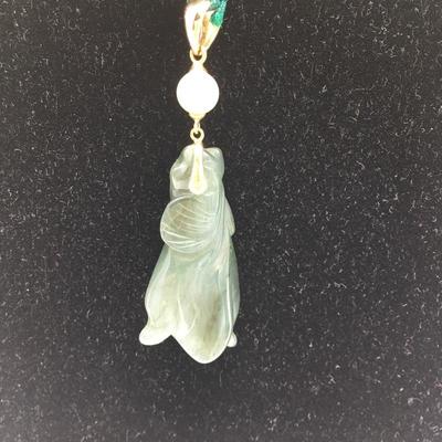 Lot 16 - Green Jade Stone Necklace 