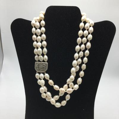 Lot 24 - Pearl and Silver Necklace & Bracelet 