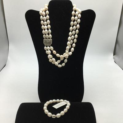 Lot 24 - Pearl and Silver Necklace & Bracelet 