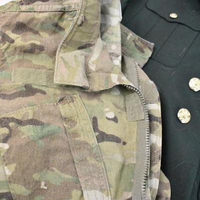 4 pc Army Clothing: Green Suit, Shirt, Camo Shirt - Needs Cleaning